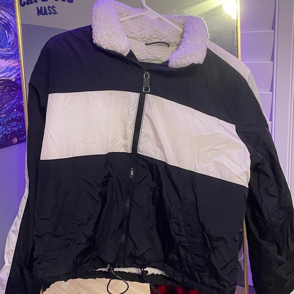 Hollister Cropped Sherpa Lined Winter Jacket
